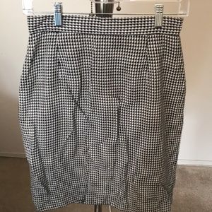 Houndstooth at the Knee Skirt